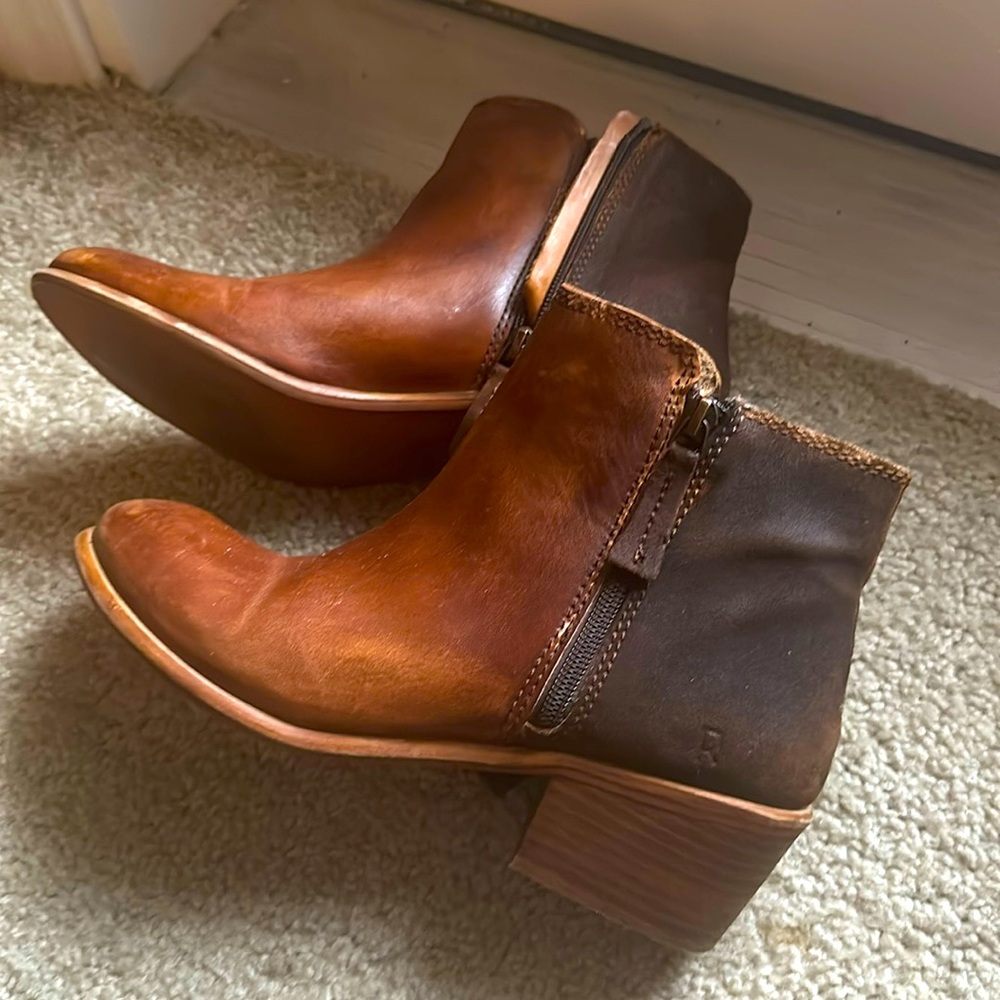 Beautiful real leather booties made by Roan brand new 
Brown color.